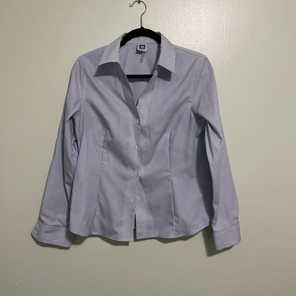 Non iron button down white with blue strippes